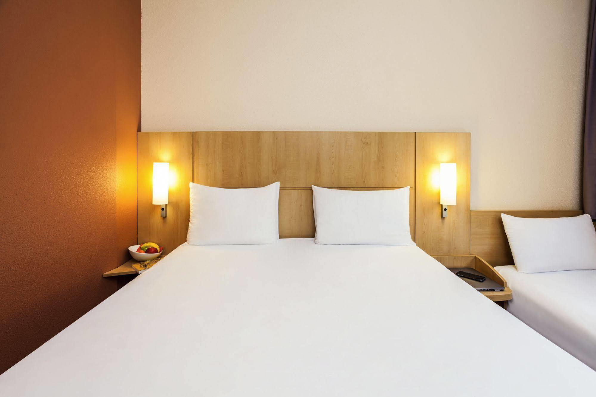 Ibis Budget Girona Costa Brava Екстериор снимка