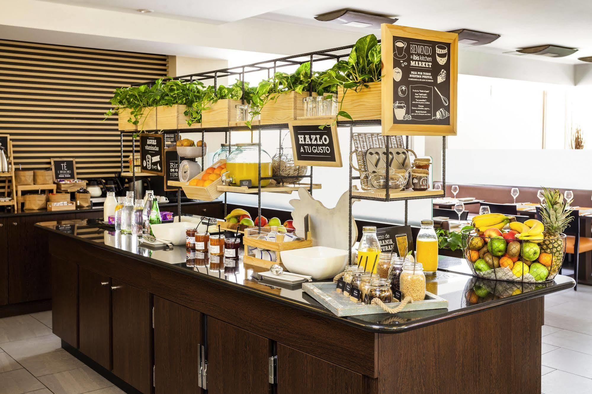 Ibis Budget Girona Costa Brava Екстериор снимка