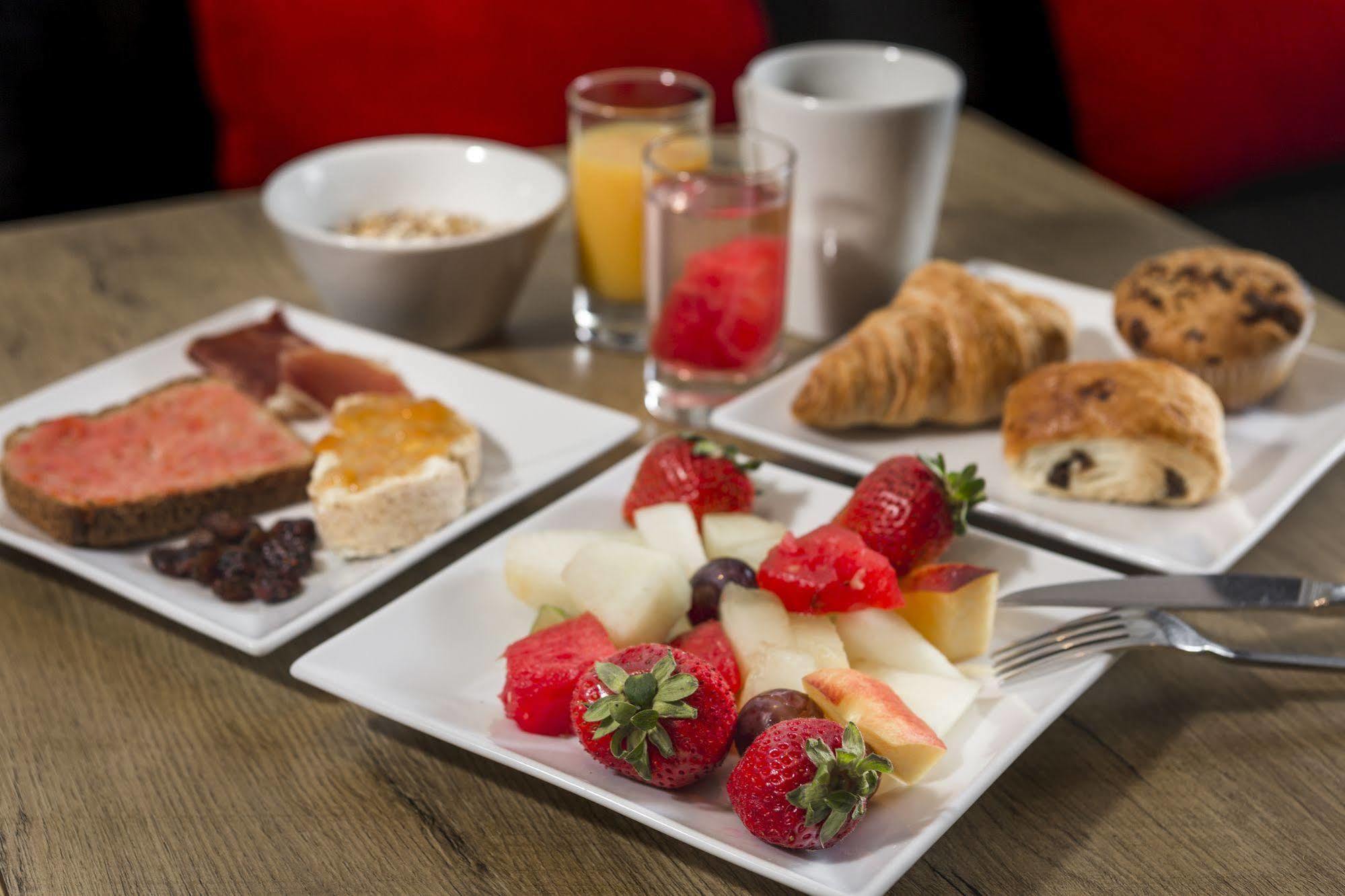 Ibis Budget Girona Costa Brava Екстериор снимка